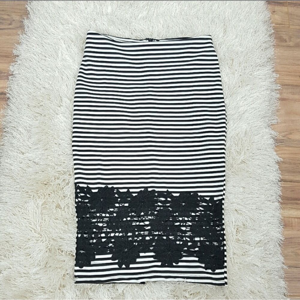 PRIVY Striped Pencil Skirt- Midi Skirt Size‎ Medium Black - White